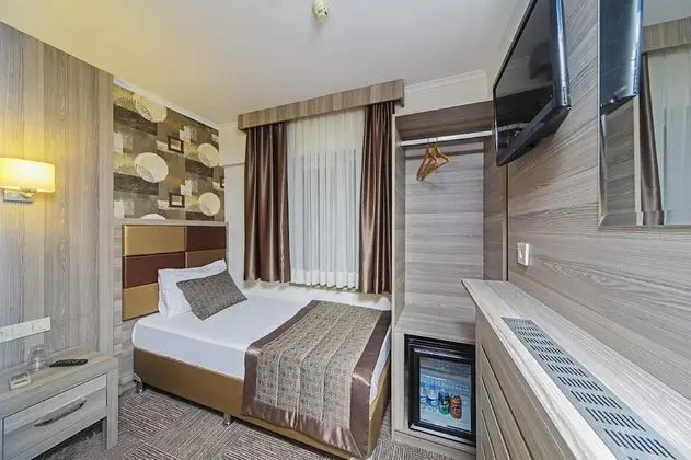 Pera Arya Hotel - Oda