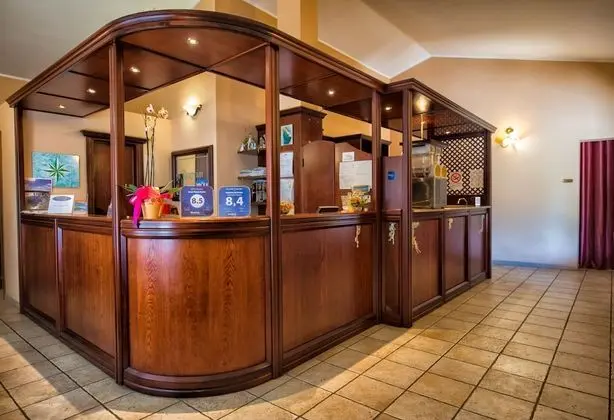 Hotel Perda Rubia - Lobi