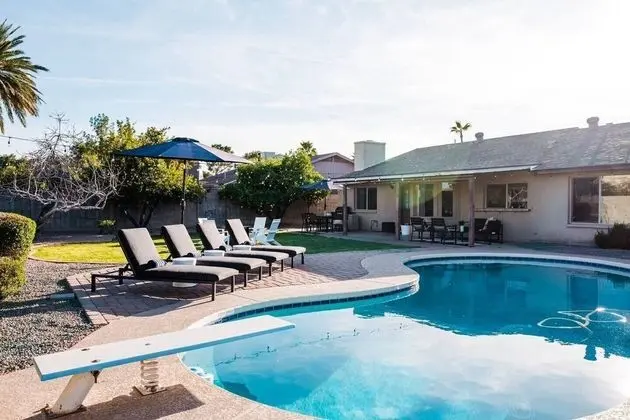 Perfect 4 Bdrm Home With Pool and Game Room!