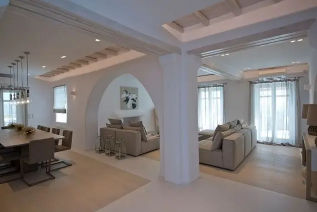 Perfect 8BR Villa in Tourlos With Private Pool - Oda