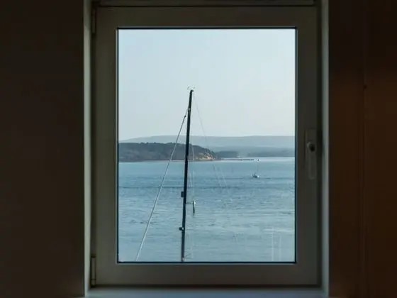 Perfect Harbour Views - İç Mekan