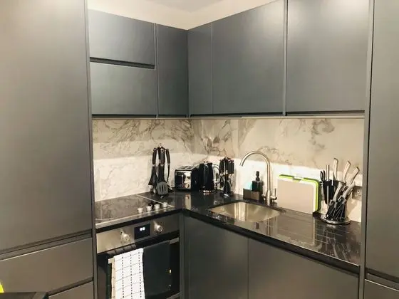 Perfect Holiday Escape - 1 and 2 Bedroom Deluxe Apartments at Liverpool Street - Mutfak