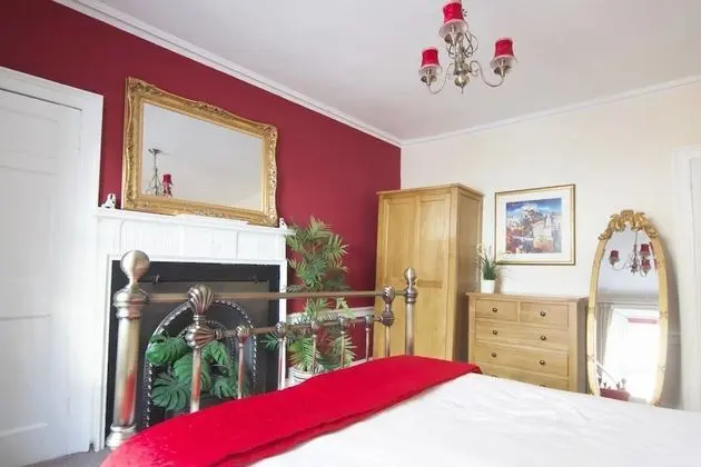 Perfect Location - Stylish 2bd Rose St Apartment