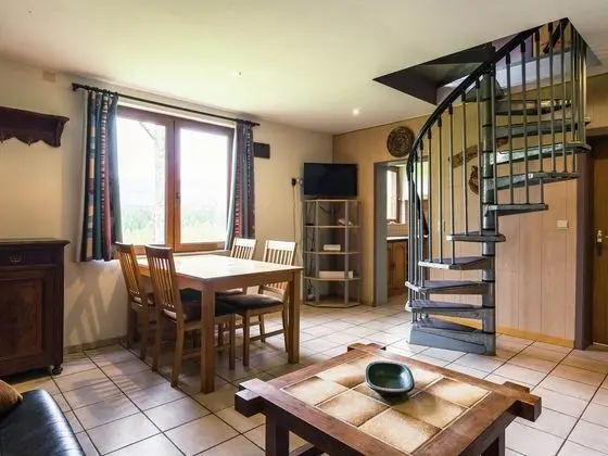 Perfect Spot on Edge of Large Woods with Hot Tub - Yerinde Yemek