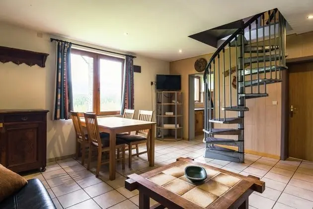 Perfect Spot on Edge of Large Woods with Hot Tub - Yerinde Yemek