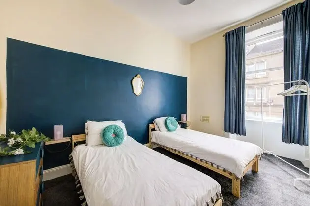 Perfectly Situated Glasgow 2 Bed Apartment - Oda