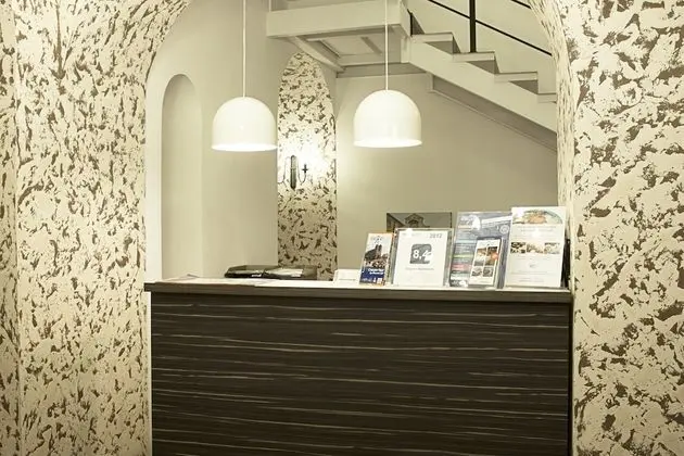 Pergamin Apartments - Lobi