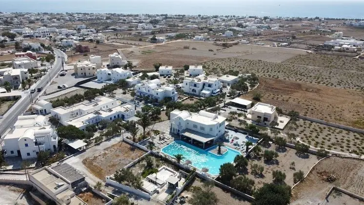 Perissa Hotel