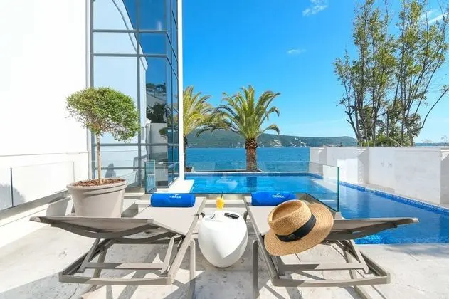 Hotel Perla - Havuz