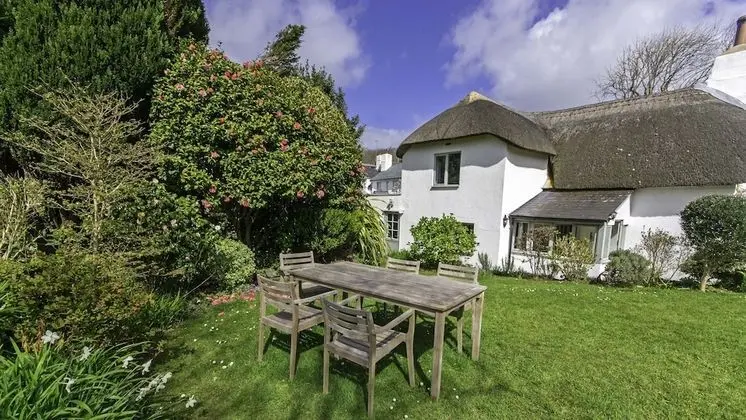 Perrymans Cottage 4 Bedrooms Sleeps 9