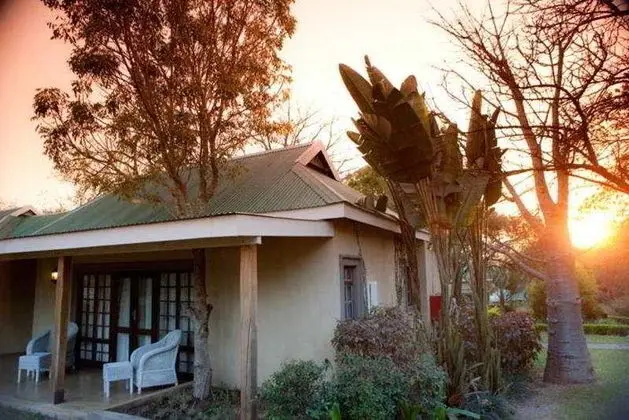 Perry's Bridge Hollow Boutique