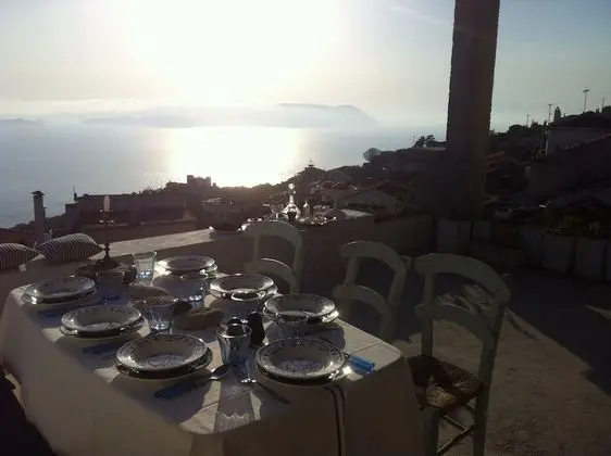 Persefonis view house - Öne Çıkan Resim