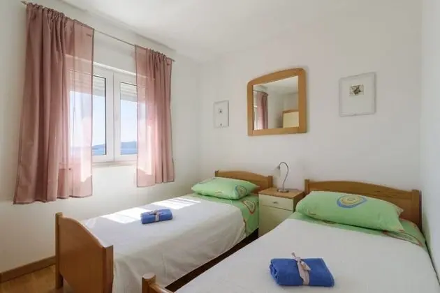 Pery - 2 Bedroom sea View Apartment - A1 - Oda