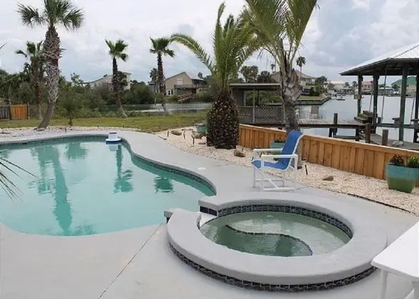 Pet Friendly, 3 BR, 2 BA, Private Pool - Sunset Harbor - Öne Çıkan Resim