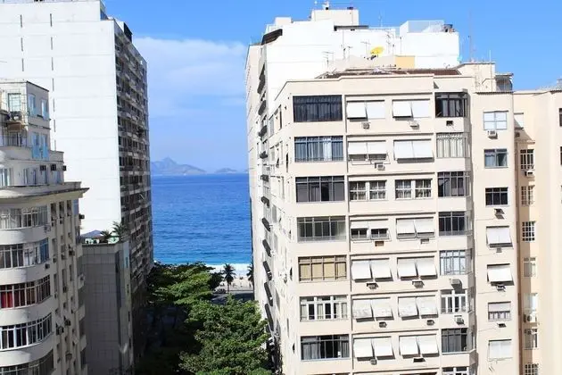 Pet Friendly - 4 Bedroom Apartment in Copacabana for up to 8 People Cavirio Sf704