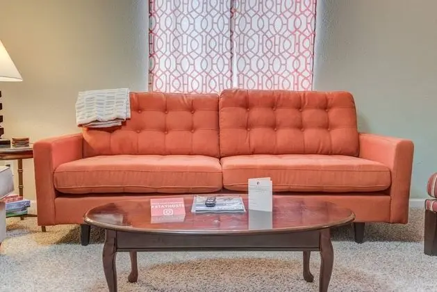 Pet-friendly 4 BR Family Stay Near Downtown - Oda Düzeni