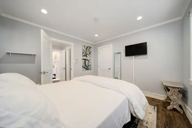 Pet Friendly Condos - Oda