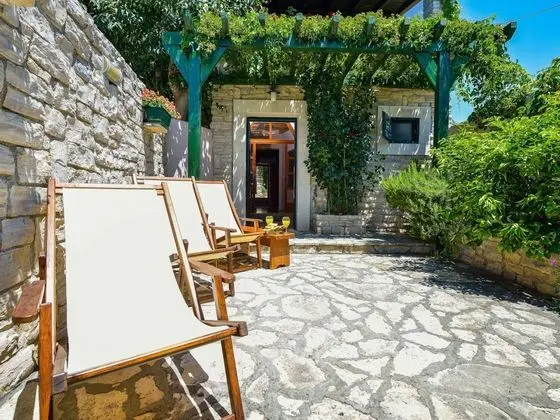 Pet-friendly Holiday Home in Sukošan with Hot Tub - Dış Mekan