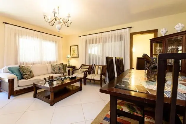 Pet Friendly - House for up to 8 People With Gourmet Area and Cleanning Lady Icavirio Petr Polis - Oda