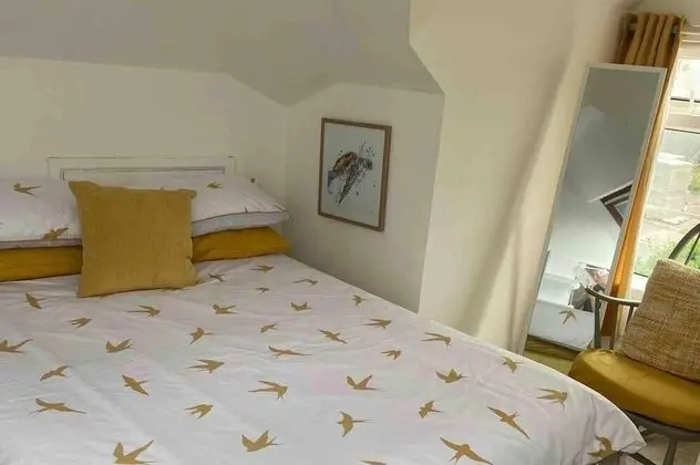 Pet Friendly, Unique 4-bed Bungalow in Porthcawl - Oda