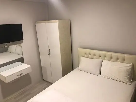 Petek Hotel