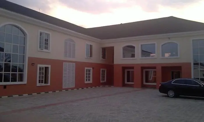 Petesville Hotel Calabar