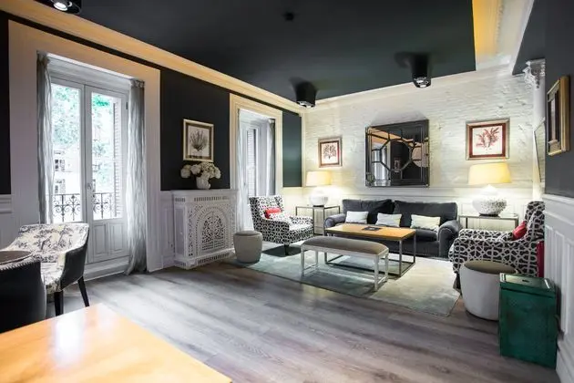 Petit Palace Lealtad Plaza