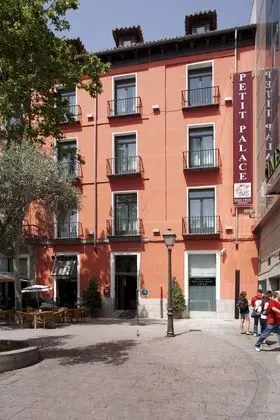 Petit Palace Plaza del Carmen - Dış Mekan