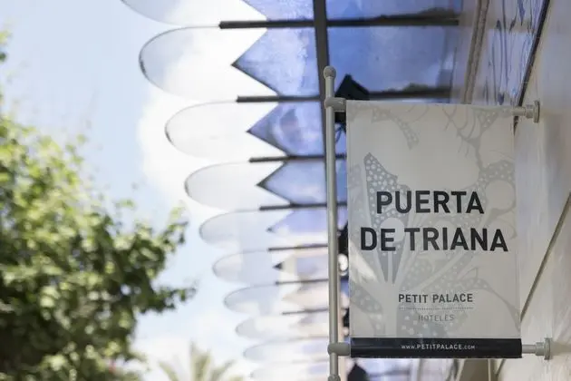 Petit Palace Puerta de Triana - Dış Mekan