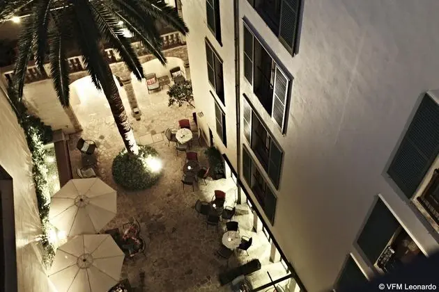 Petit Palace Hotel Tres