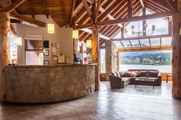 Petit Peninsula Hotel