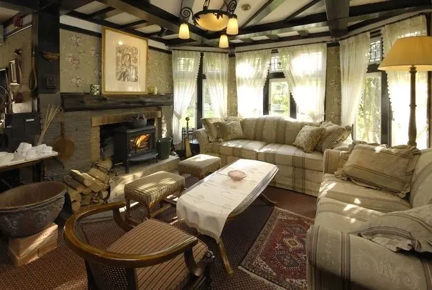 Petit Hotel & Restaurant Old Age - İç Mekan