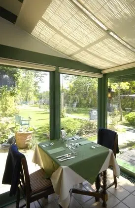Petit Hotel & Restaurant Old Age - Yerinde Yemek