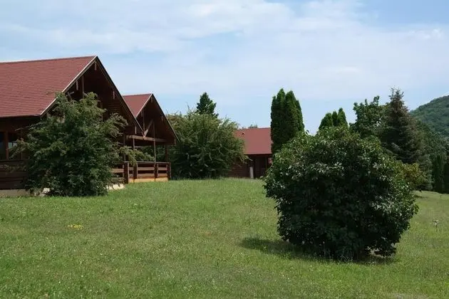 Petnehazy Country Club