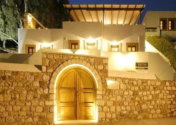 Petra Hotel & Suites