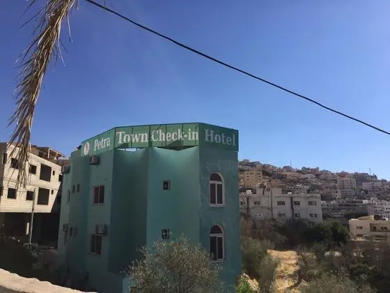 Petra Town Check-In Hotel