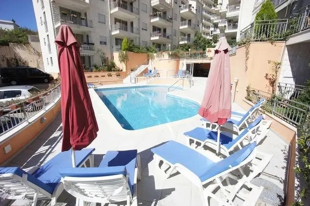 Petrovac Bay Apartments - Havuz