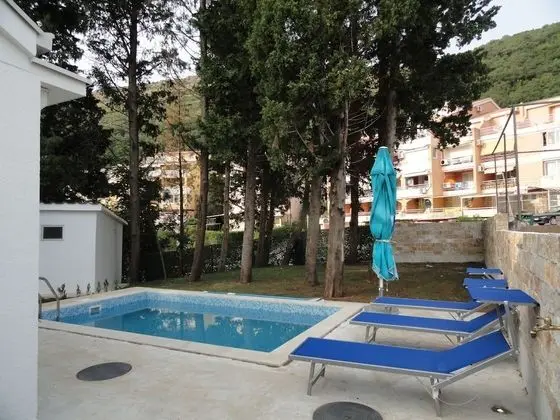 Petrovac Holiday House with pool - Havuz