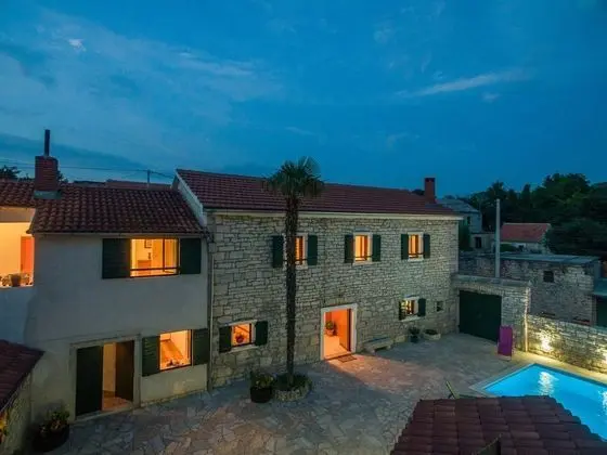 Villa Petrovi Dvori