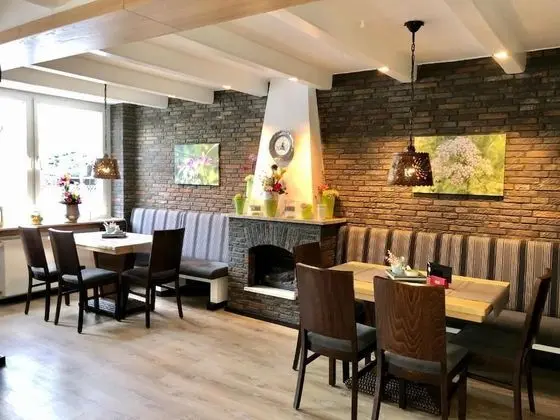 Hotel Pfennigskrug - Yerinde Yemek