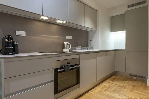 Phaedrus Living: City Center Lux Flat Kolonaki - Mutfak