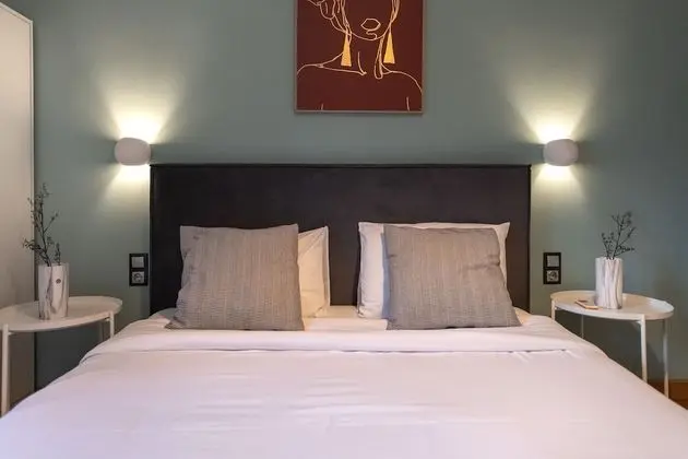 Phaedrus Living: City Center Luxury Flat Iofontos