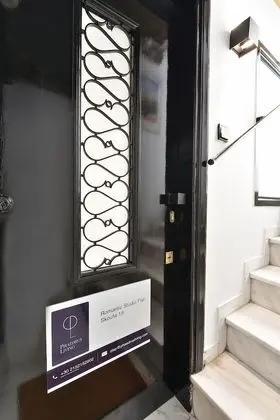 Phaedrus Living: City Center Luxury Flat Skoufa - Dış Mekan