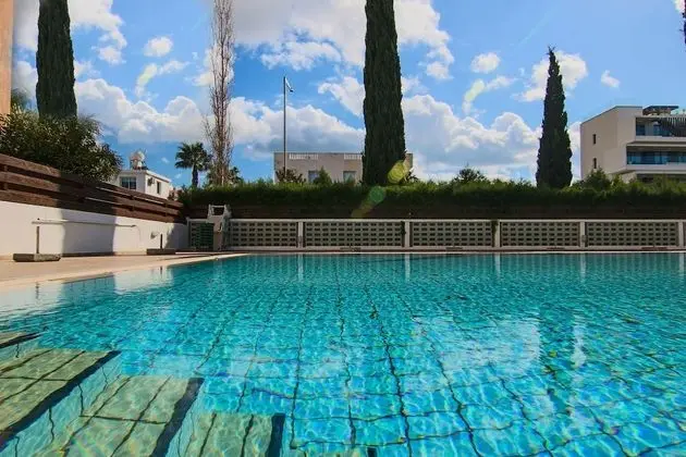 Phaedrus Living: CityView Luxury Flat Georgos 203 - Havuz