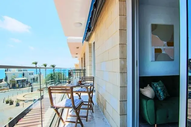 Phaedrus Living: Seaside Luxury Flat Athina 21