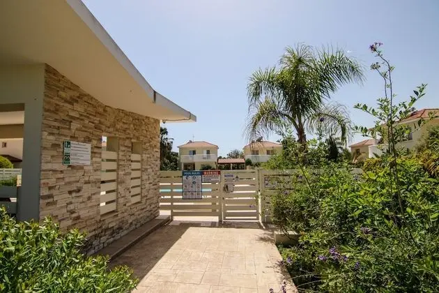 Phaedrus Living Seaside Luxury Flat Pervolia - Dış Mekan