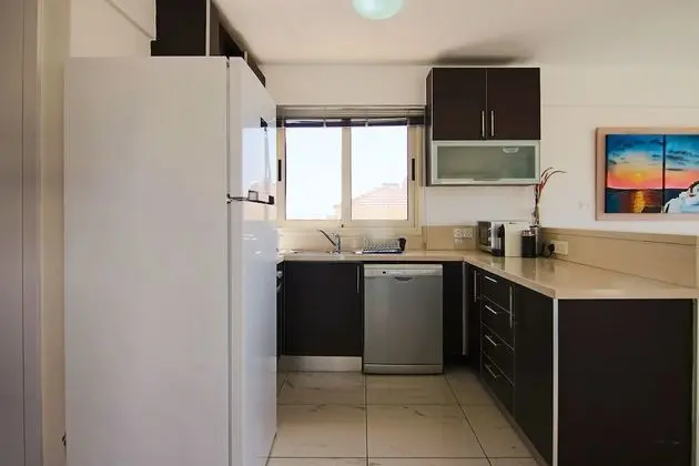 Phaedrus Living Seaside Luxury Flat Pervolia - Mutfak
