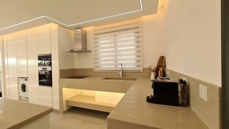 Phaedrus Living Seaview Luxury Villa Venus 006 - Mutfak