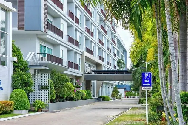 Phavina Hotel Rayong - Dış Mekan
