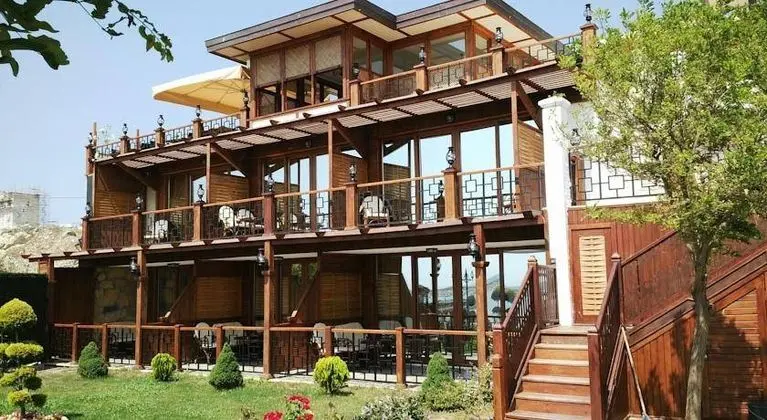 Phellos Suites